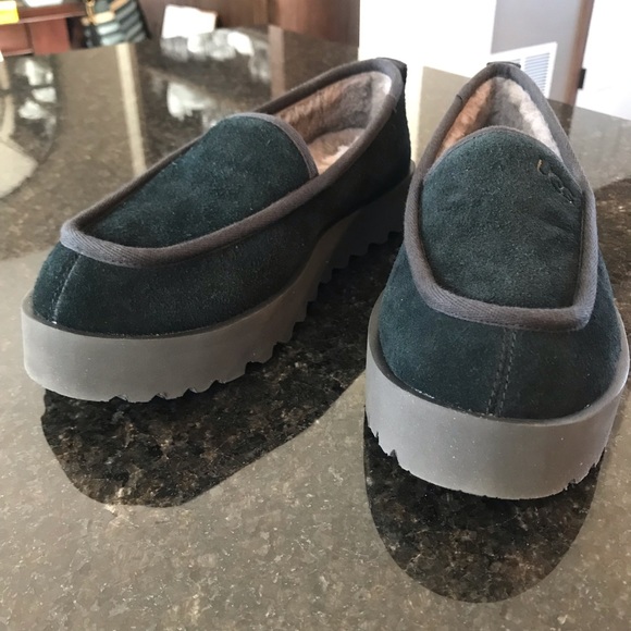 New UGG Super Moc Slipper, Black Cozy Loafers, Slip-Ons, Fuzzy Slippers, UGGs - Picture 3 of 14